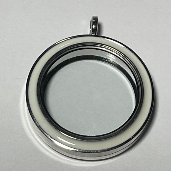 HELLO KITTY Memory Locket NEW!! (SEE NOTES) - Picture 5 of 7